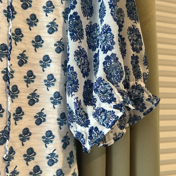 Lucky Brand Blue and White Floral Blouse - Picture 3 of 5